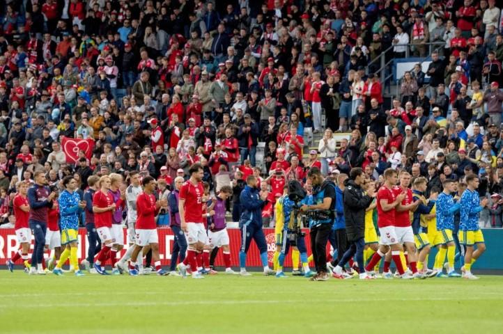 Christian Eriksen Kolaps Saat Lawan Ukraina, Laga Persahabatan Denmark Dihentikan