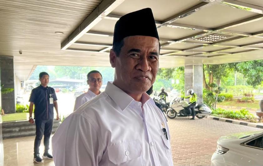 Amran Perintahkan Distribusi Beras SPHP dan Minyakita Dimaksimalkan ke Pasar Rakyat untuk Jaga Harga dan Inflasi