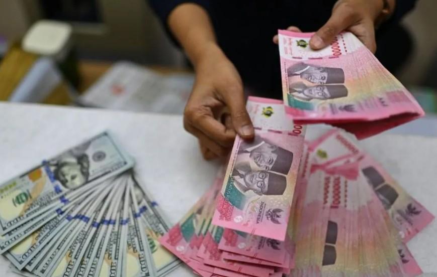 Rupiah Menguat 130 Poin ke Rp18.058 per Dolar AS Usai Bank Indonesia Naikkan BI-Rate Menjadi 5,50 Persen