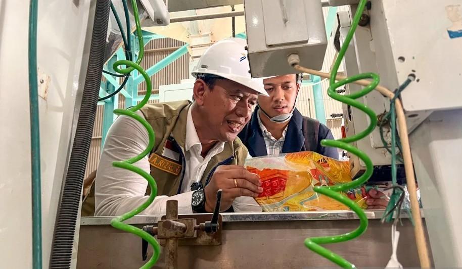 Bulog Mengusulkan Program Beras Kita Premium untuk Menekan Kenaikan Harga Beras di Pasar