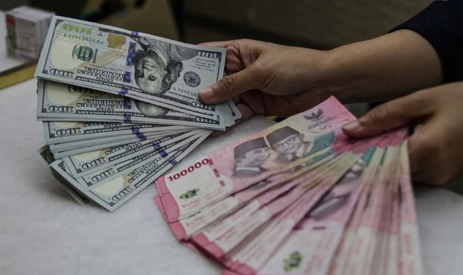 Nilai Tukar Rupiah Melemah ke Rp17.989 per Dolar AS di Tengah Eskalasi Konflik Global dan Kenaikan Yield Obligasi