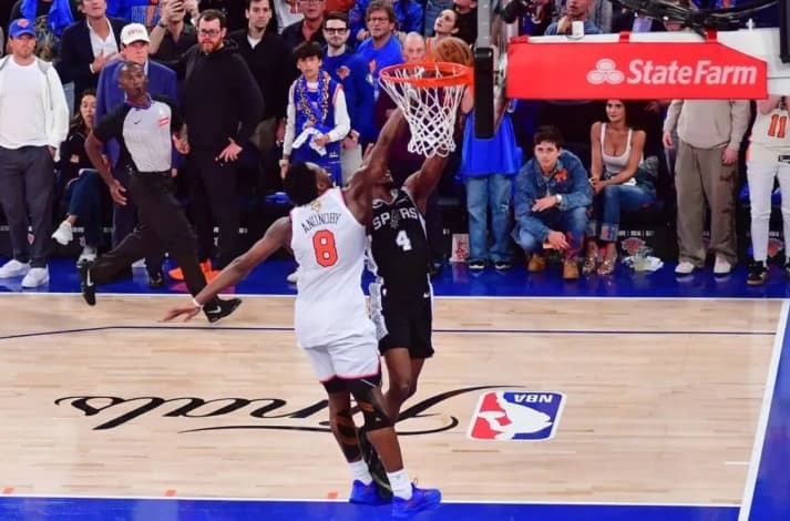 New York Knicks Cetak Kebangkitan Bersejarah dan Unggul 3-1 atas Spurs di Final NBA