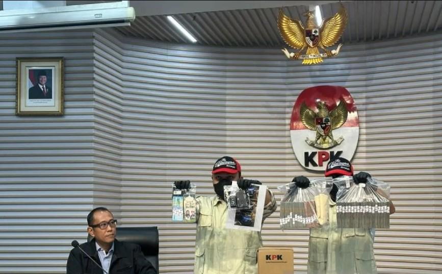 KPK Sita Uang Rp200 Juta serta Satu Unit Mobil dalam Kasus Dugaan Suap Audit BPK