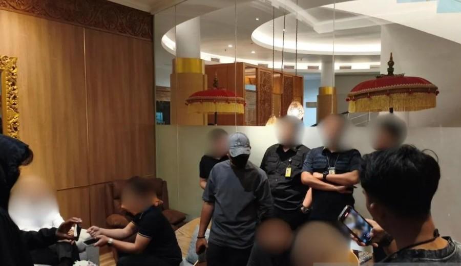 Buronan Interpol Asal Australia Ditangkap di Bali Setelah Ketahuan Gunakan Paspor Palsu dan Bersembunyi di Toilet Pesawat