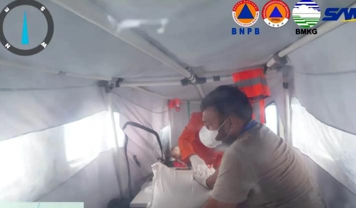 BNPB Terus Tabur Satu Ton Garam di Langit Aceh Barat untuk Bantu Padamkan Karhutla