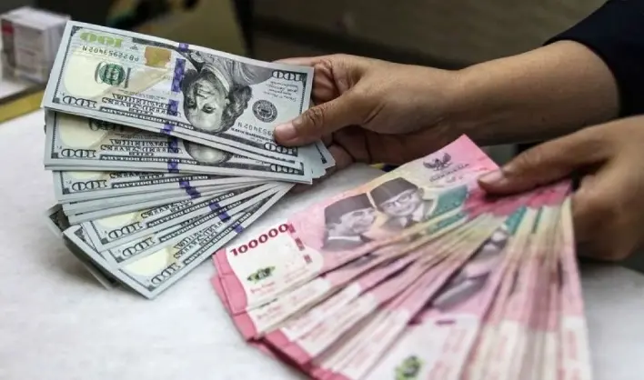 Rupiah Menguat Tipis ke Rp17.941 per Dolar AS pada Perdagangan Kamis Pagi