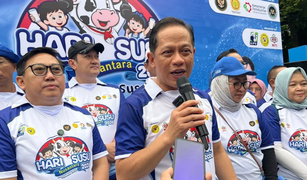 Hanif Faisol Nurofiq Mendorong Gerakan Minum Susu Harian demi Wujudkan Generasi Indonesia Emas 2045