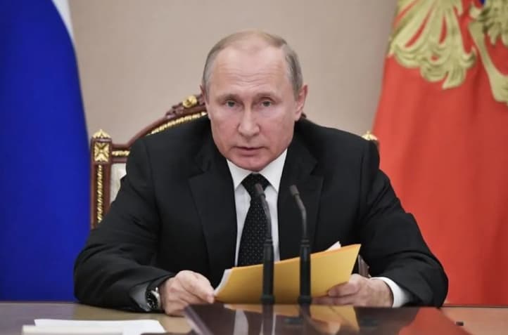 Putin dan Trump Bahas Ukraina hingga Iran dalam Pembicaraan Telepon