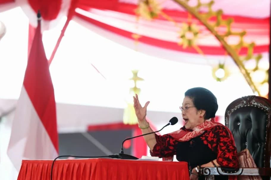 Megawati Menegaskan Persahabatannya dengan Prabowo dan Menyoroti Kenaikan Harga Cabai di Blitar
