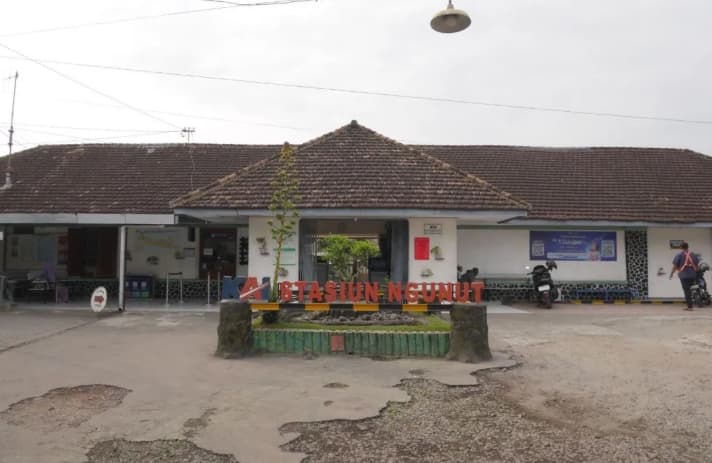 Stasiun Ngunut Terus Menjaga Mobilitas Warga Blitar dan Tulungagung dengan Pertumbuhan Jumlah Penumpang