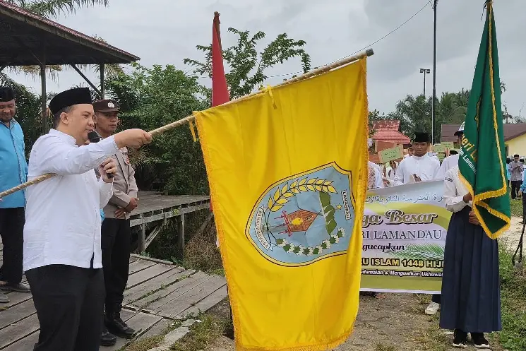 Bupati Lamandau Lepas Ribuan Peserta Pawai Gema Hijriah Sambut Tahun Baru Islam 1448 H