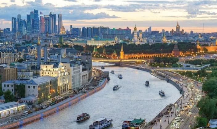 Rusia Tembak Jatuh 10 Drone yang Mengarah ke Moskow, Layanan Darurat Dikerahkan