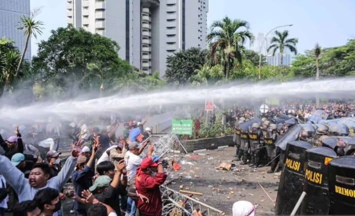 Kericuhan Eksekusi Lahan Eks Hotel Sultan Berujung Penangkapan 69 Orang dan Puluhan Korban Luka