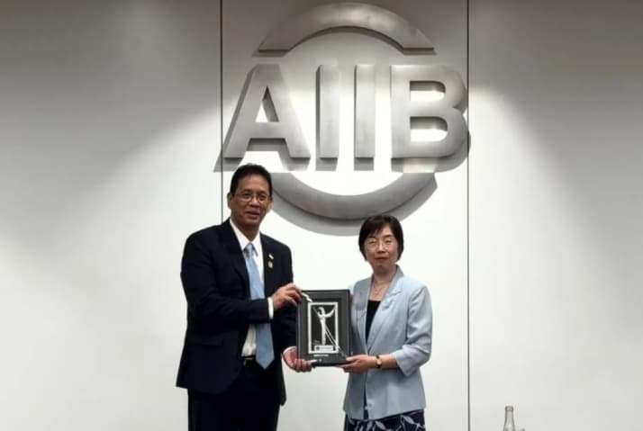 Menkeu Purbaya Amankan Pendanaan 17 Miliar Dolar AS dari AIIB untuk Pembangunan Nasional