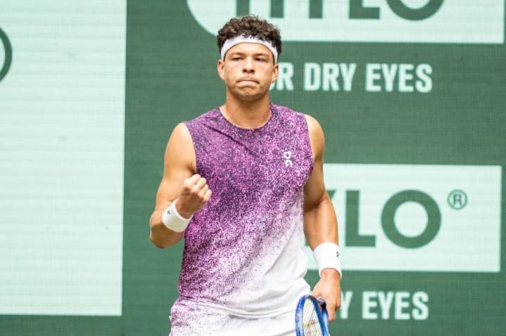 Ben Shelton dan Taylor Fritz Jaga Tren Positif dengan Melaju ke Babak Kedua Halle Open 2026