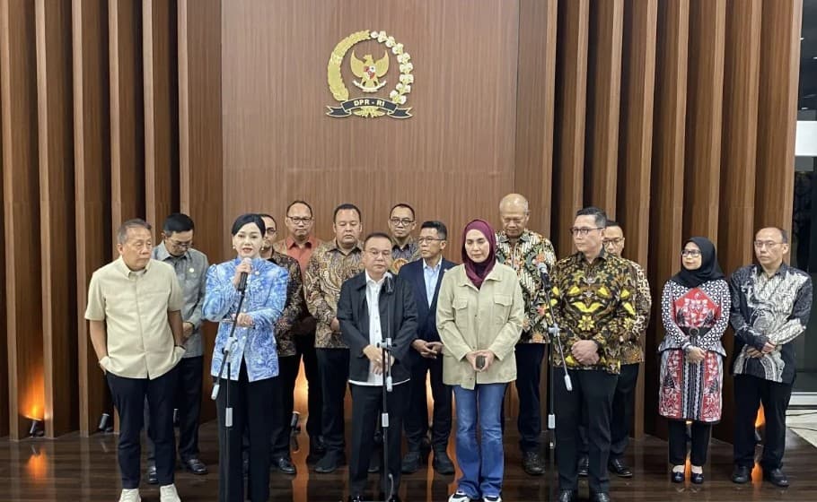 DPR, OJK, dan BEI Sepakati Penguatan Tata Kelola Bursa untuk Perkuat Pasar Modal Indonesia