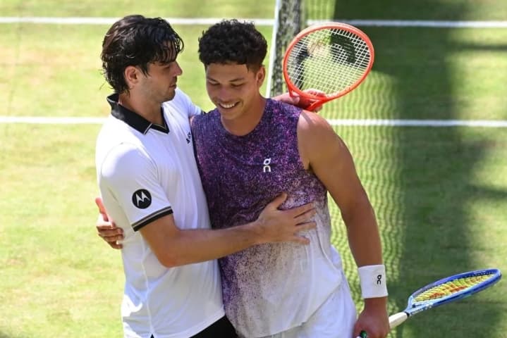 Taylor Fritz Balas Kekalahan dari Ben Shelton dan Tantang Alexander Zverev di Semifinal Halle