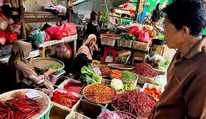 Harga Cabai Rawit Tembus Rp76.300 per Kg, Telur Ayam Rp29.950 Menurut Data PIHPS