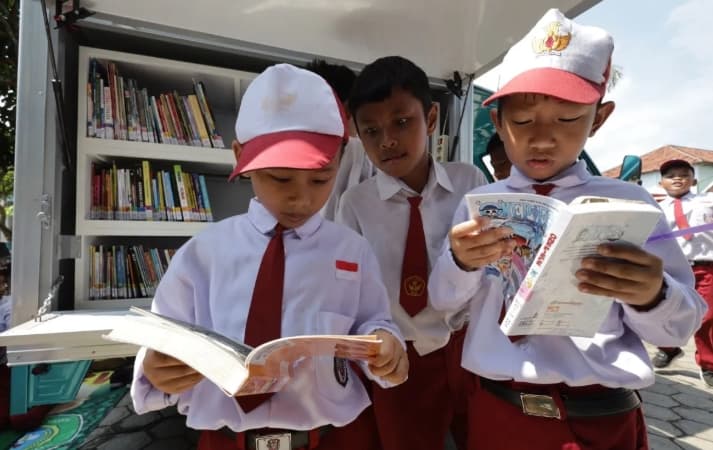Swedia Kembali Gunakan Buku Cetak di Sekolah karena Khawatir Dampak Perangkat Digital