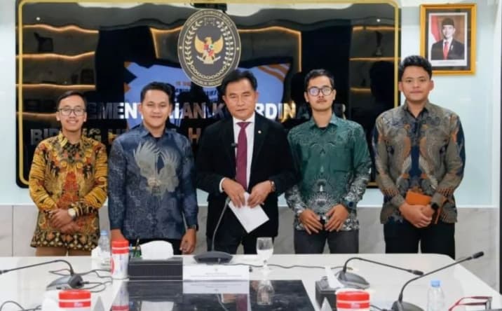 Yusril Akan Laporkan Tuntutan BEM SI kepada Presiden Prabowo, Tegaskan Pemerintah Terbuka terhadap Kritik