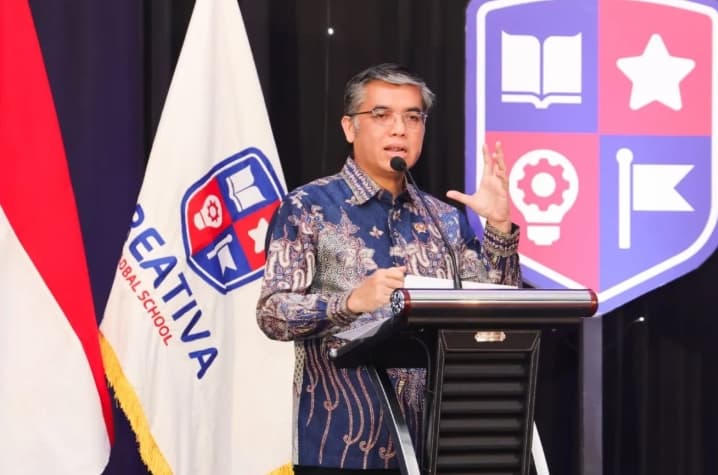 Menaker Yassierli Tekankan Generasi Muda Harus Siap Hadapi Dunia Kerja Baru di Era AI dan Digitalisasi