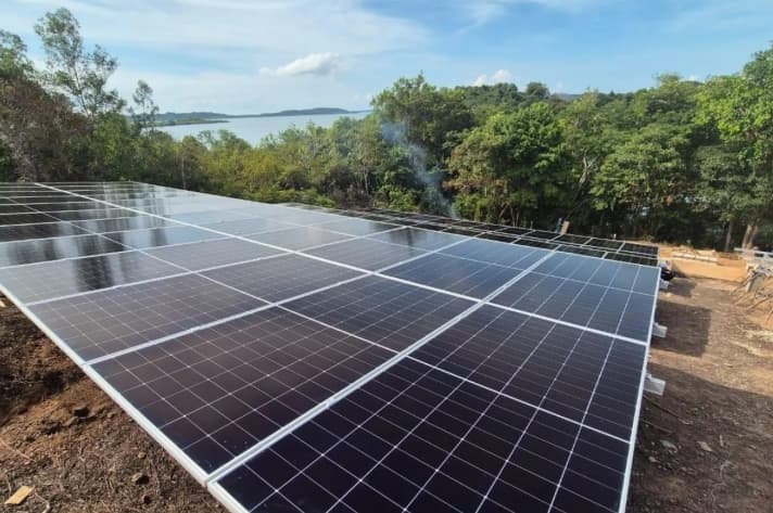 Pertamina NRE dan Kemenkop Percepat Pembangunan PLTS Koperasi Merah Putih di Pulau Sembur