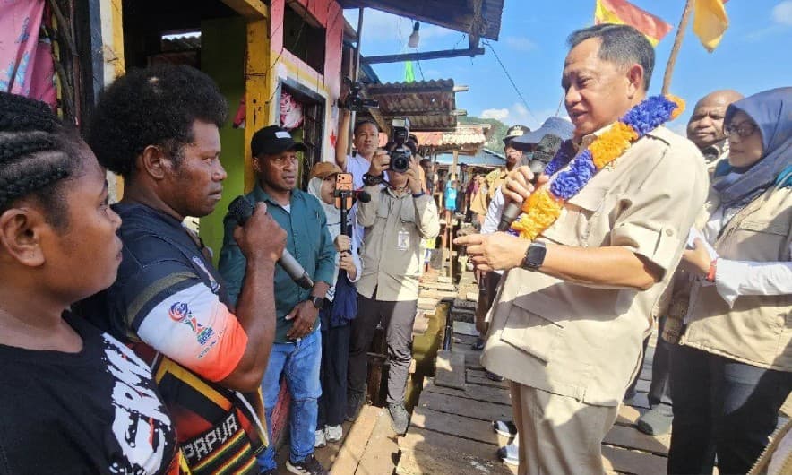 Mendagri Tito Karnavian Dorong Percepatan Penataan Kawasan Kumuh di Jayapura dan Targetkan Ribuan Bedah Rumah