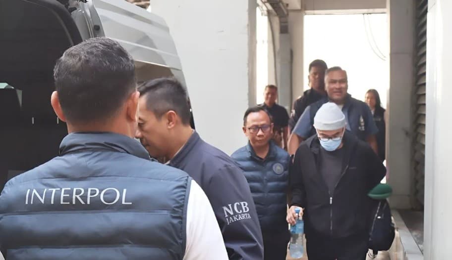 Bos Kresna Life Michael Steven Diekstradisi dari Maroko, Polri Bawa Pulang Buronan Interpol Red Notice