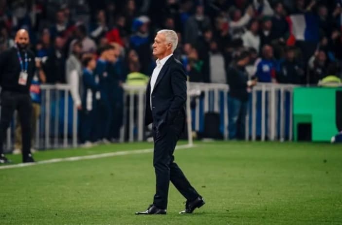 Didier Deschamps Absen Dampingi Prancis Lawan Norwegia Setelah Ibundanya Wafat