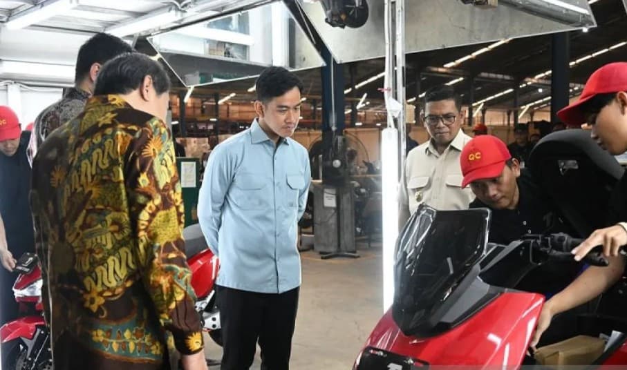 Wapres Gibran Tinjau Pabrik Kendaraan Listrik di Tangerang, Soroti TKDN di Atas 60 Persen