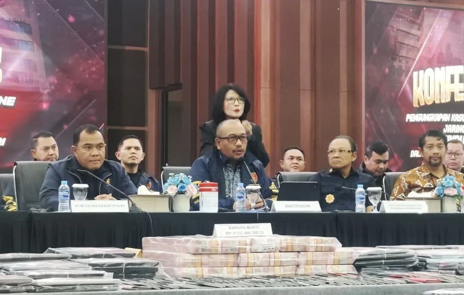 Empat WNI Ditetapkan sebagai Tersangka Jaringan Judi Online Internasional di Hayam Wuruk, Satu Koordinator WNA Masih Buron