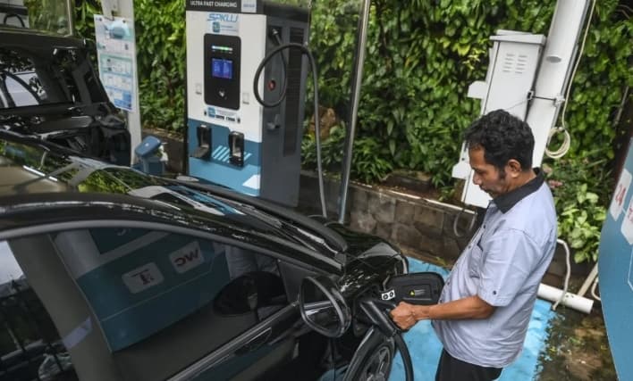 Pemerintah Masih Evaluasi Insentif Kendaraan Listrik Sambil Siapkan Program Mobil Nasional