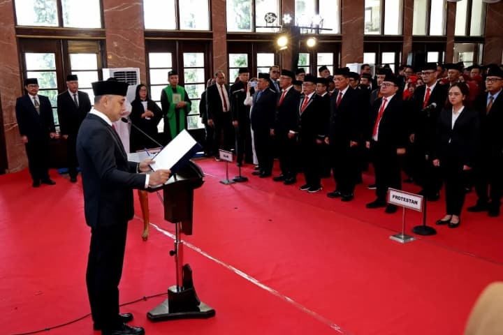 Rotasi 57 Pejabat di Surabaya Perkuat Penerapan Sistem Merit dalam Reformasi Birokrasi