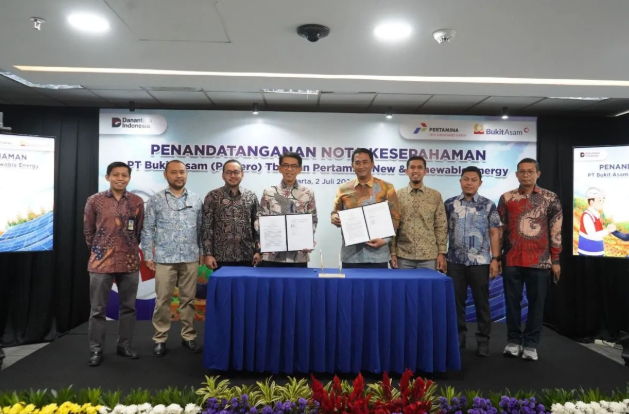 Pertamina NRE dan PTBA Sepakat Kembangkan PLTS di Lahan Bekas Tambang untuk Percepat Transisi Energi Nasional