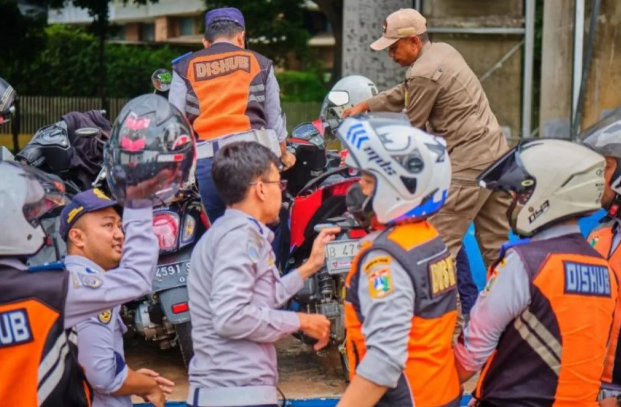 Sudinhub Jakarta Selatan Tertibkan Parkir Liar di Setiabudi, 15 Motor dan 1 Mobil Diderek