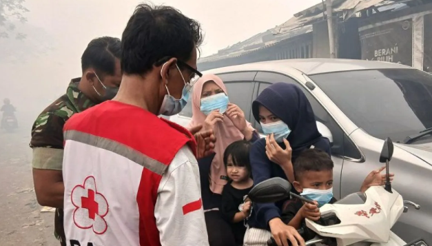 Pemkab Tangerang Siagakan 50 Tenaga Medis untuk Tangani Warga Terdampak Asap Kebakaran TPA Jatiwaringin