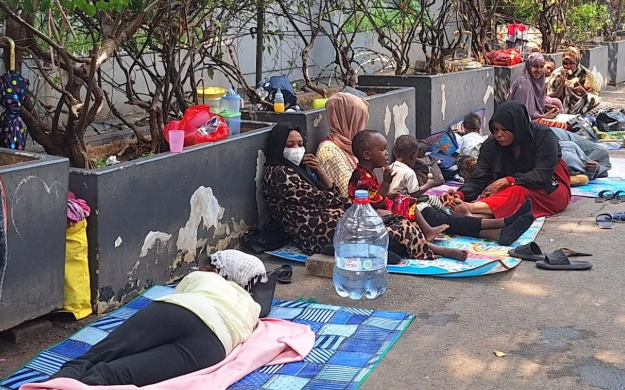 Pengungsi WNA Kembali Datangi Kantor UNHCR Jakarta untuk Menunggu Kepastian Status