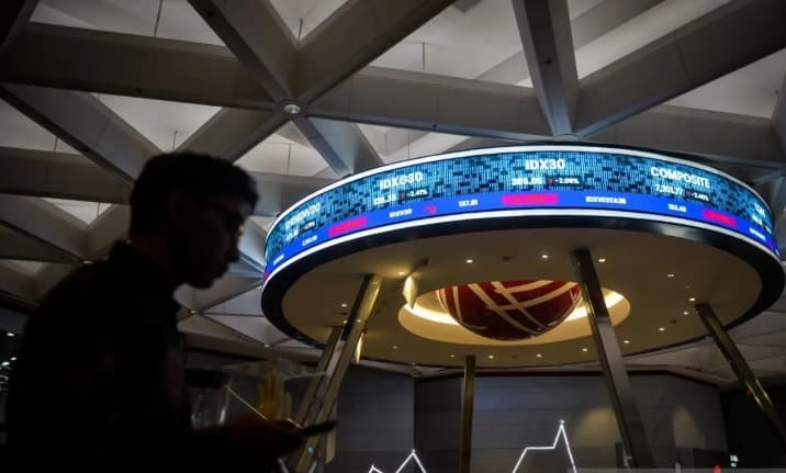 IHSG Dibuka Menguat 61,61 Poin ke Level 5.806 pada Perdagangan Jumat Pagi