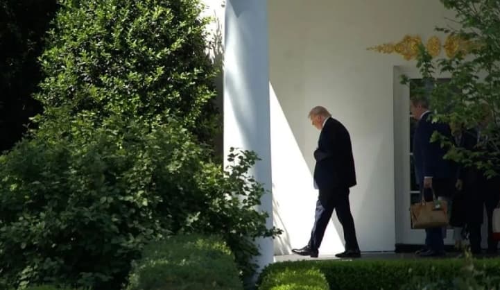 Trump Sebut Dialog Amerika Serikat dan Iran Ditunda hingga Proses Pemakaman Ali Khamenei Selesai