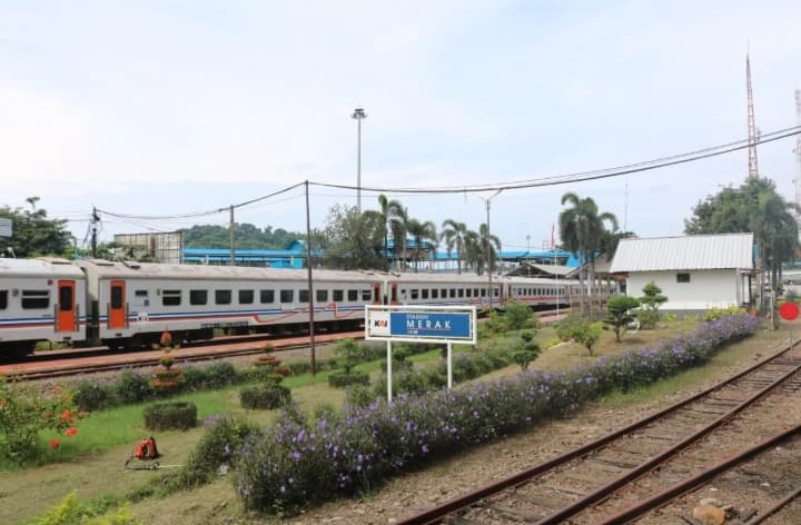 KAI Catat 3,88 Juta Pergerakan Pelanggan di Tiga Stasiun Terkoneksi Pelabuhan pada Semester I 2026