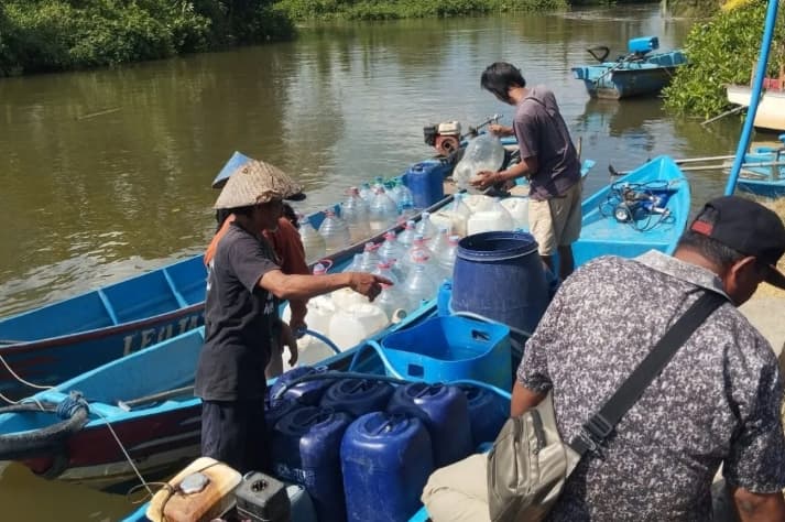 BPBD Salurkan 117.000 Liter Air Bersih untuk Delapan Desa Terdampak Kekeringan di Cilacap