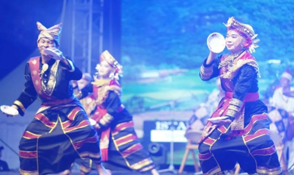 Tari Piring dan Atraksi Api Sumatera Barat Memukau Pengunjung TOBC 4.0 di Malaysia
