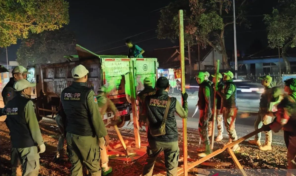 Pemkab Cianjur Bongkar 23 Bangunan Liar di Ciranjang, Kerap Dijadikan Tempat Pesta Miras