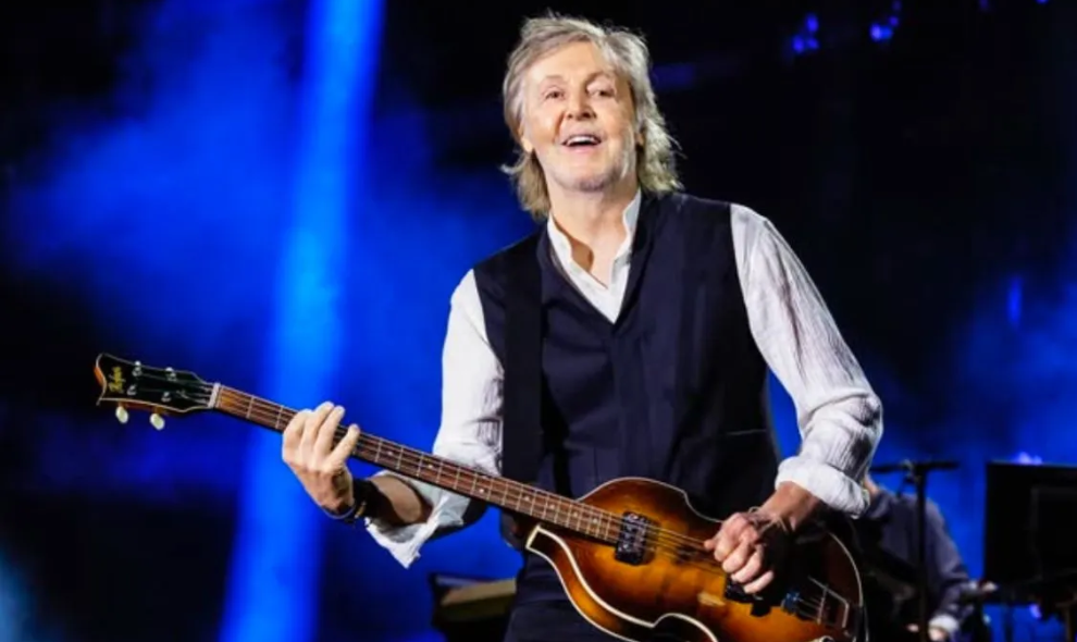 Paul McCartney Bawakan Lagu The Beatles pada Resepsi Pernikahan Taylor Swift dan Travis Kelce