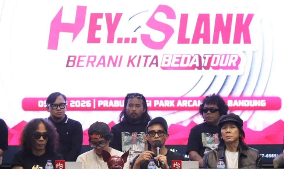 Konser HS Hey Slank Berani Kita Beda Tour di Bandung Bangkitkan Nostalgia Formasi 1997 dan Dukung Musisi Akar Rumput