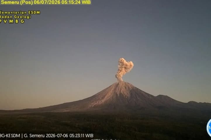 Gunung Semeru Kembali Erupsi, Kolom Abu Mencapai 1 Kilometer di Atas Puncak