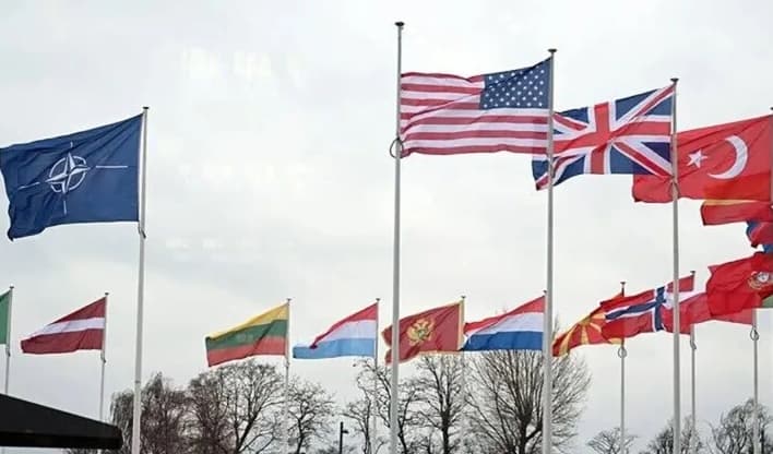 Slovakia Menyatakan KTT NATO Tidak Mewajibkan Negara Anggota Memberikan Bantuan Dana kepada Ukraina