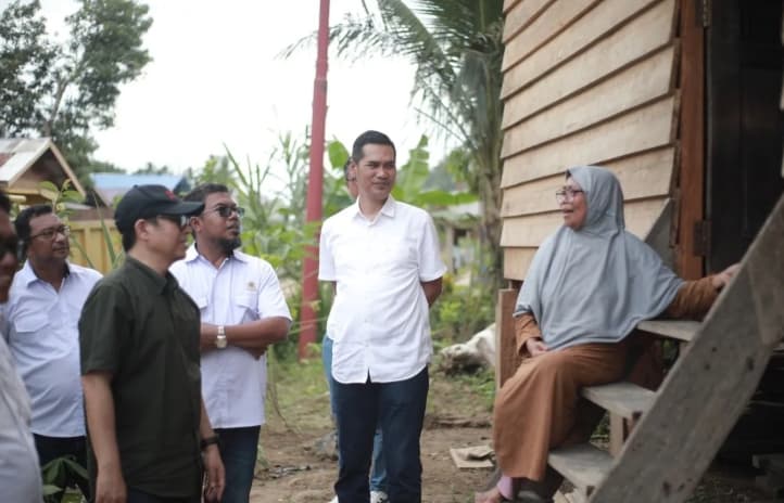 Alumni UGM Menyerahkan 26 Hunian Sementara bagi Korban Banjir di Aceh Tamiang
