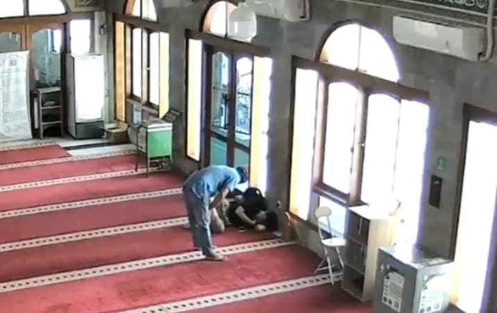 Pencuri Ponsel Jamaah Masjid di Duren Sawit Berhasil Ditangkap Polisi