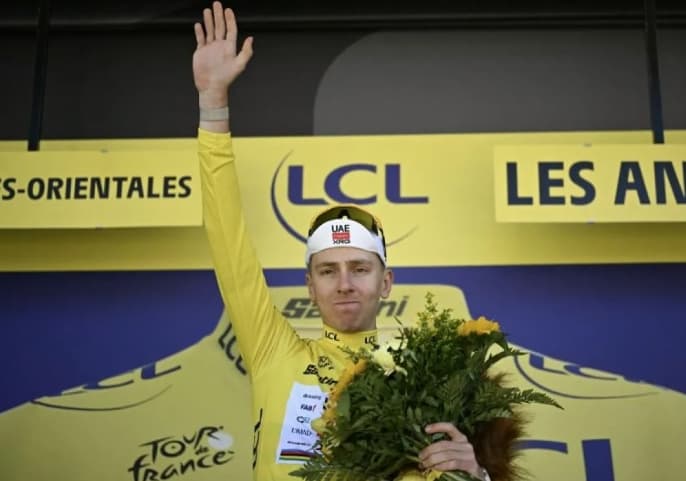 Tadej Pogacar Rebut Kaus Kuning Usai Menjuarai Etape Ketiga Tour de France 2026